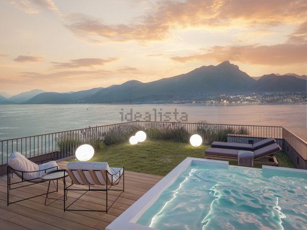 casa indipendente in vendita a Torri del Benaco in zona Albisano