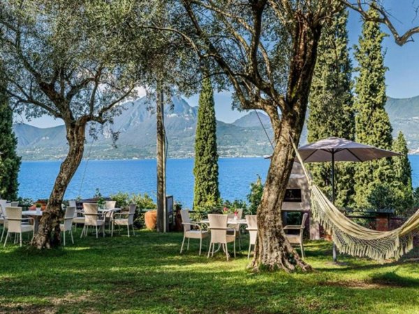 appartamento in vendita a Torri del Benaco in zona Pai