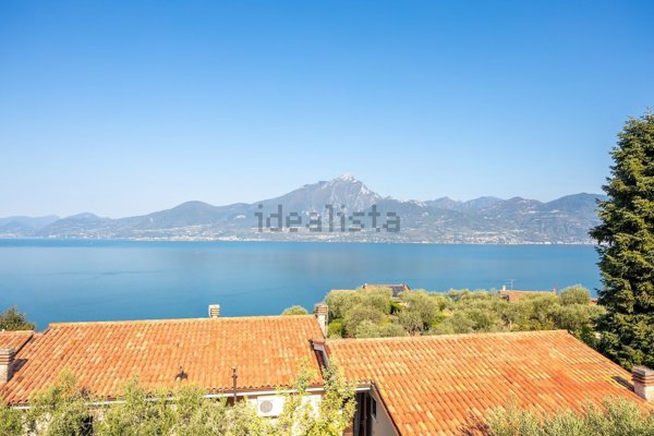 casa indipendente in vendita a Torri del Benaco