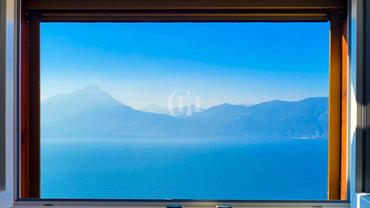 casa indipendente in vendita a Torri del Benaco in zona Albisano