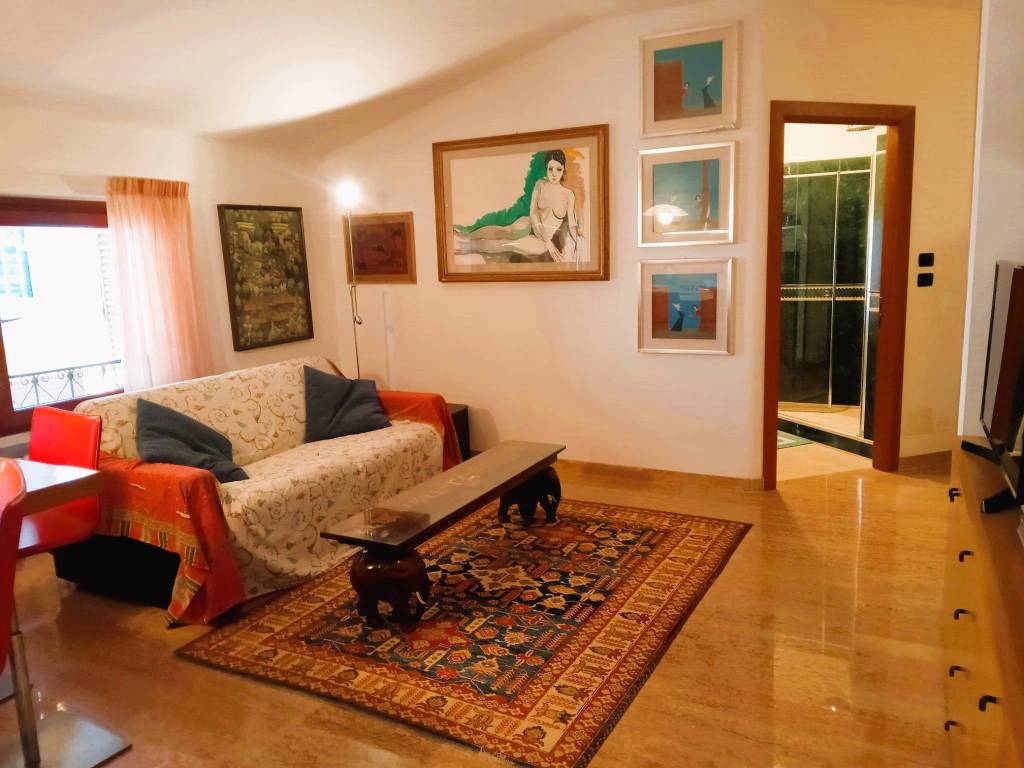 appartamento in vendita a Torri del Benaco in zona Albisano