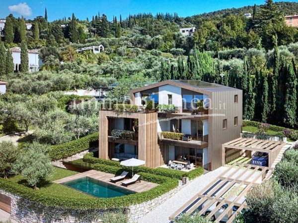 appartamento in vendita a Torri del Benaco in zona Albisano