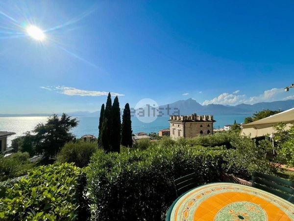 appartamento in vendita a Torri del Benaco in zona Albisano
