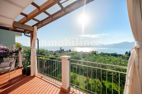 casa indipendente in vendita a Torri del Benaco in zona Albisano