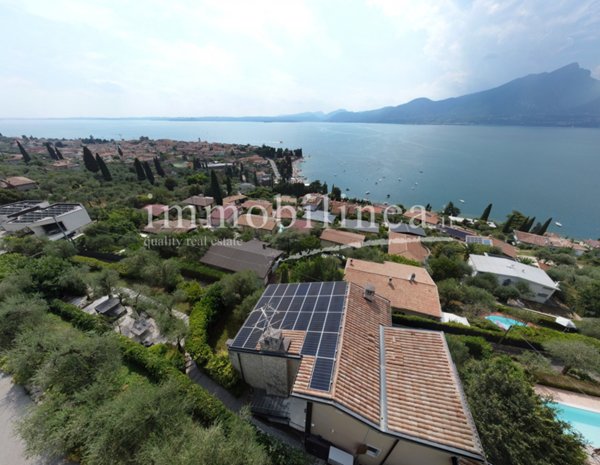 casa indipendente in vendita a Torri del Benaco in zona Albisano