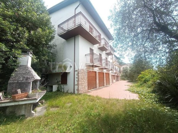 terreno in vendita a Torri del Benaco in zona Pai