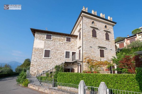 appartamento in vendita a Torri del Benaco in zona Albisano