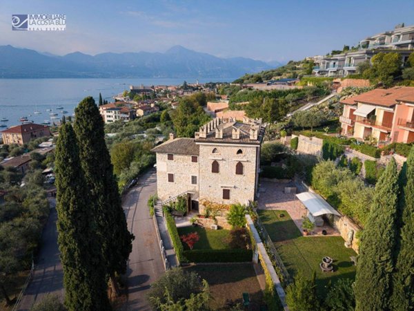 appartamento in vendita a Torri del Benaco in zona Albisano