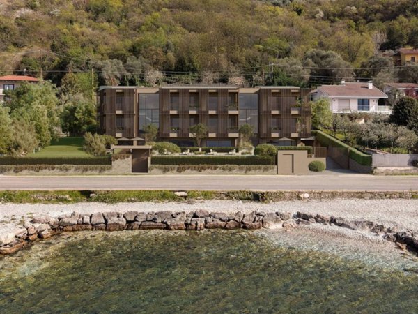 appartamento in vendita a Torri del Benaco in zona Albisano