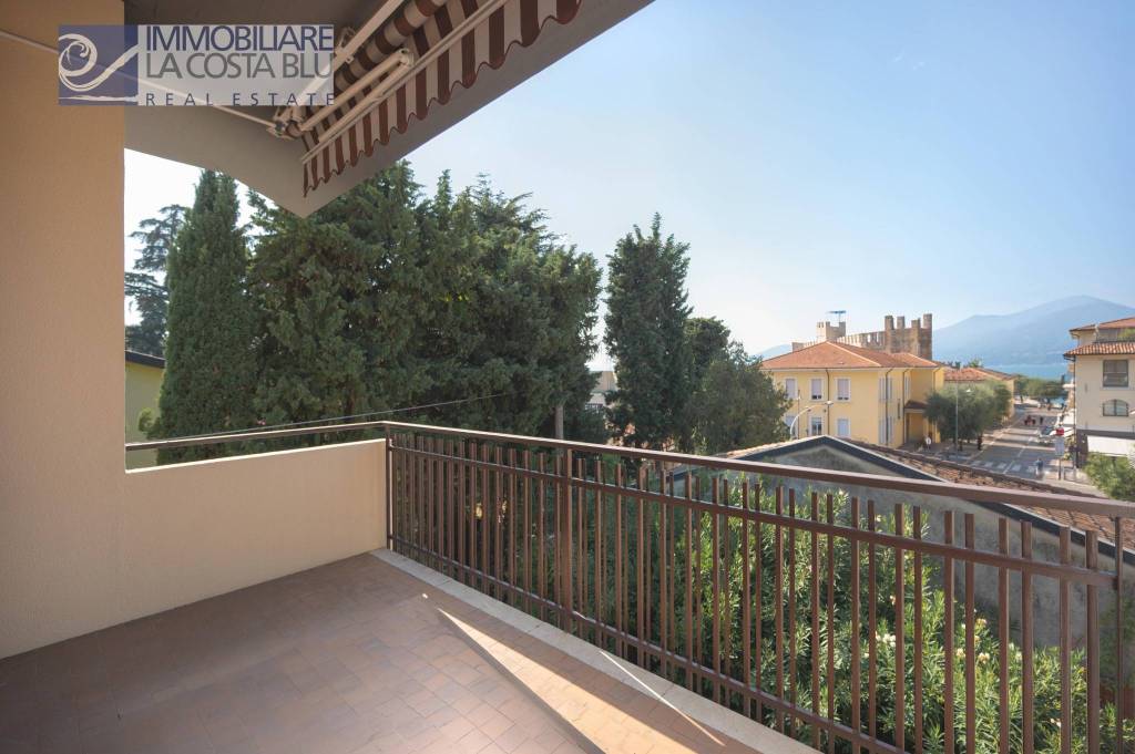 appartamento in vendita a Torri del Benaco in zona Albisano