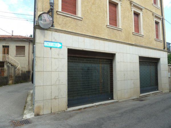 negozio in vendita a Tregnago in zona Centro