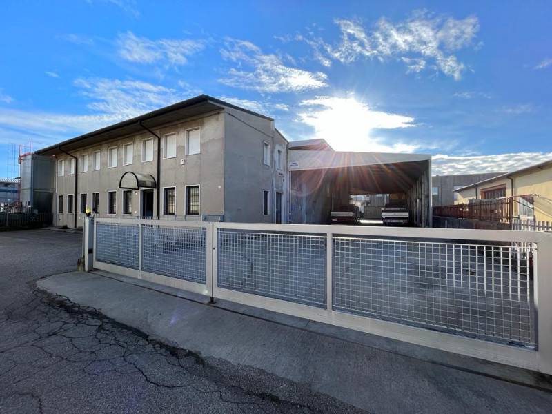 capannone in vendita a Tregnago