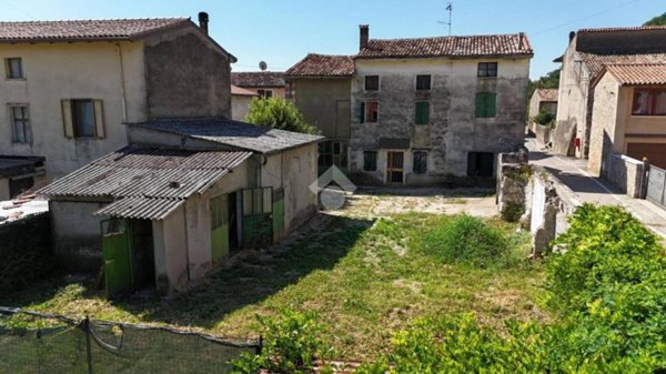 casa indipendente in vendita a Tregnago in zona Scorgnano