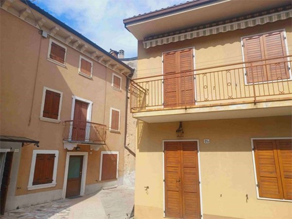 casa indipendente in vendita a Tregnago in zona Centro