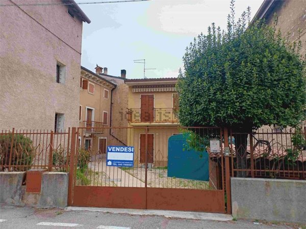 casale in vendita a Tregnago in zona Centro