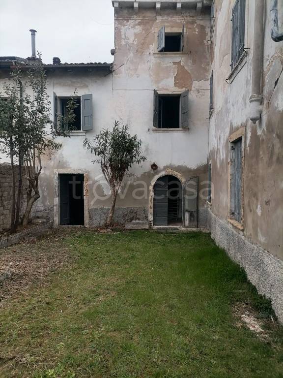 casa indipendente in vendita a Tregnago