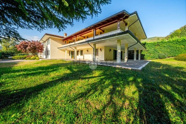 casa indipendente in vendita a Tregnago in zona Centro