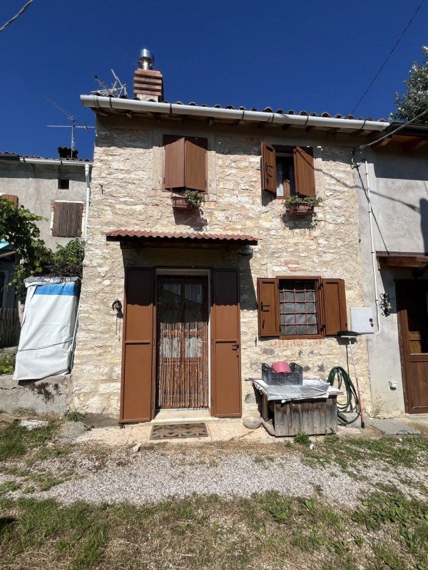 casa indipendente in vendita a Tregnago in zona Finetti
