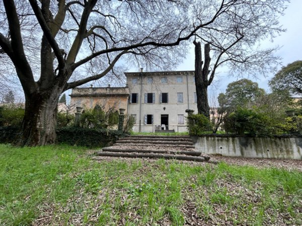 casa indipendente in vendita a Tregnago in zona Centro