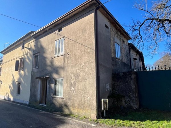 casa semindipendente in vendita a Tregnago in zona Centro