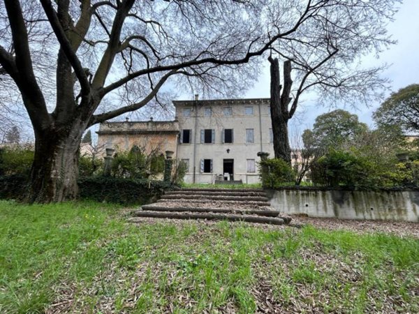 casa indipendente in vendita a Tregnago in zona Centro