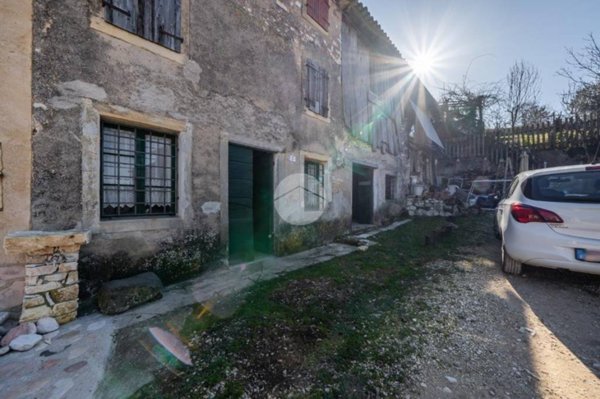 casa indipendente in vendita a Tregnago in zona Centro