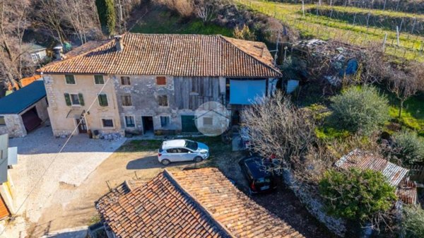 casa indipendente in vendita a Tregnago in zona Centro