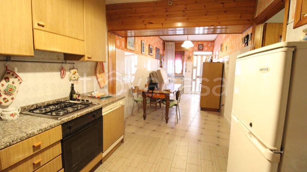casa indipendente in vendita a Tregnago in zona Centro