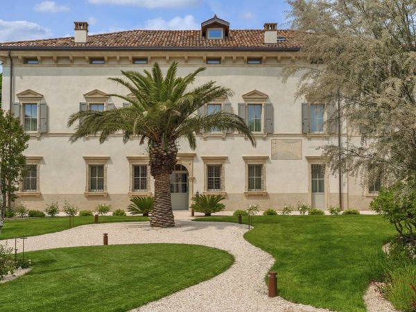 villa in vendita a Tregnago in zona Centro