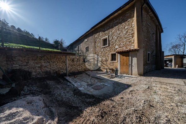 casale in vendita a Tregnago in zona Centro