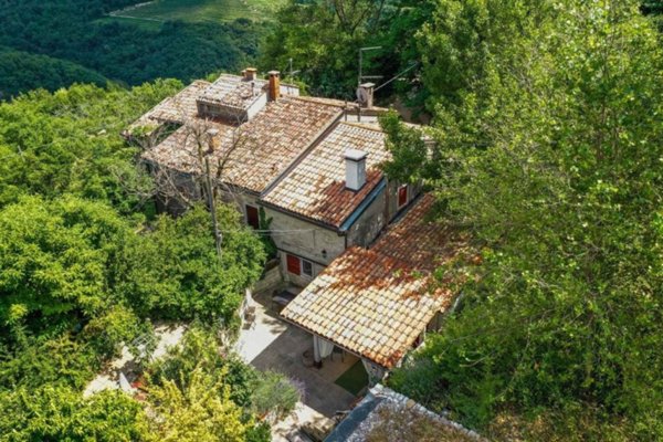 casa indipendente in vendita a Tregnago in zona Centro
