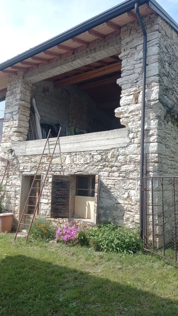 appartamento in vendita a Tregnago in zona Centro