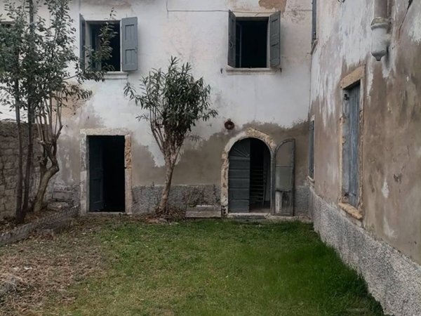 casa indipendente in vendita a Tregnago in zona Centro