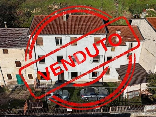 casa indipendente in vendita a Tregnago in zona Cogollo
