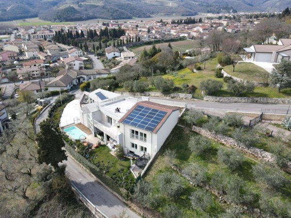 casa indipendente in vendita a Tregnago in zona Centro