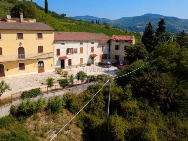 casa indipendente in vendita a Tregnago in zona Finetti