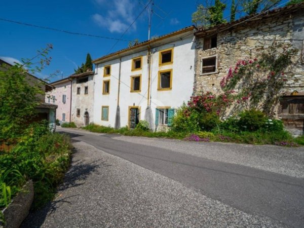 casale in vendita a Tregnago in zona Finetti