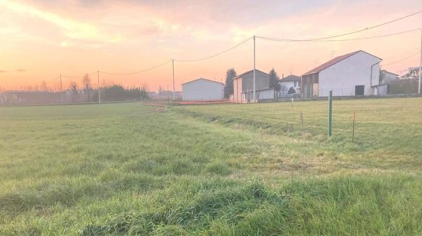 terreno edificabile in vendita a Trevenzuolo