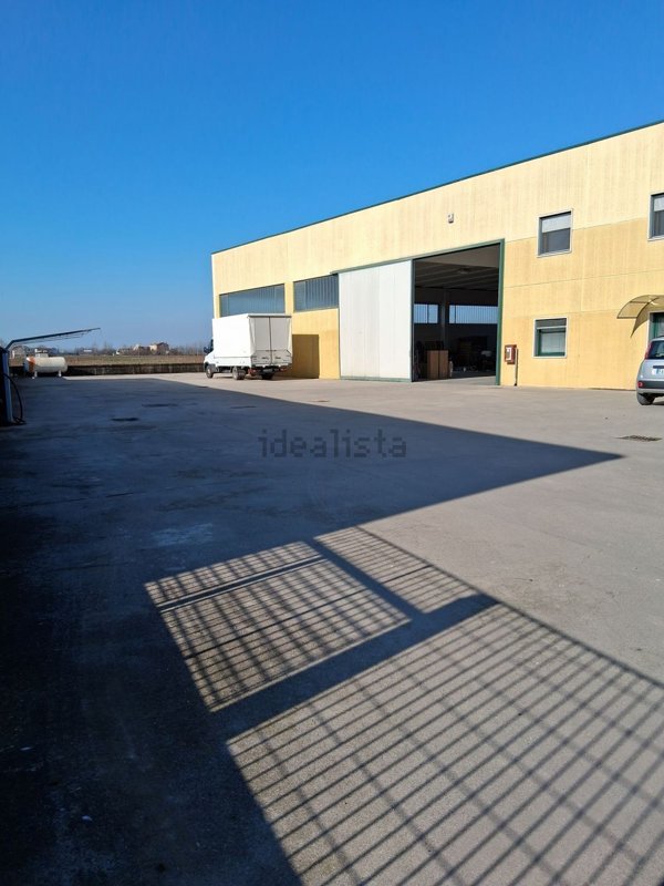 locale di sgombero in vendita a Trevenzuolo