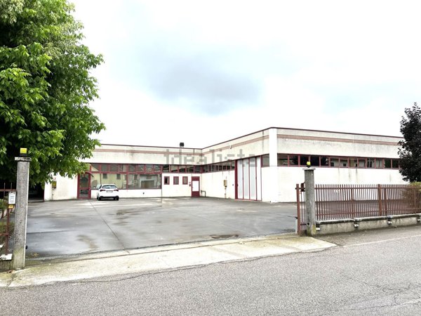 capannone in vendita a Trevenzuolo