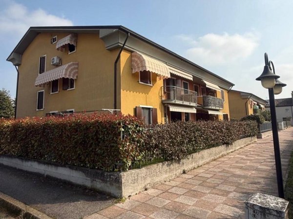 appartamento in vendita a Trevenzuolo in zona Roncolevà