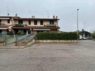 casa indipendente in vendita a Trevenzuolo