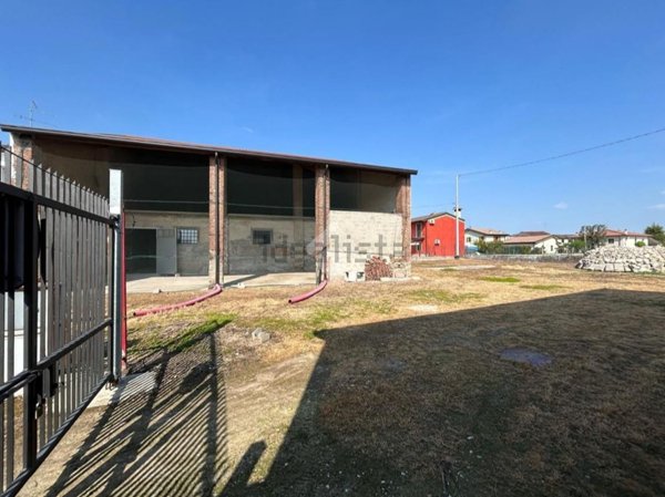 appartamento in vendita a Trevenzuolo in zona Fagnano