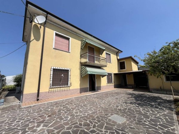 casa indipendente in vendita a Trevenzuolo