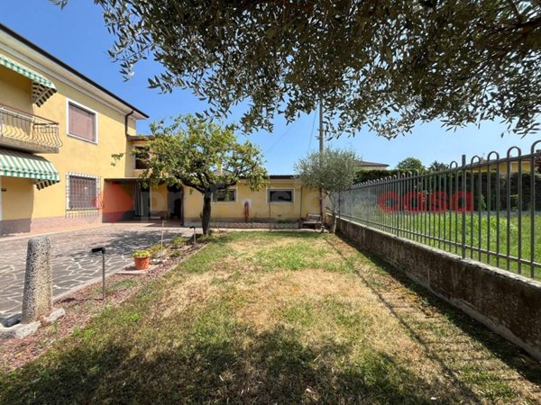 casa indipendente in vendita a Trevenzuolo