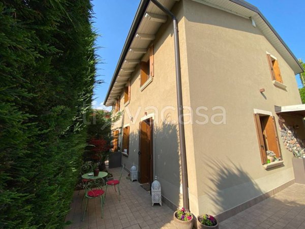 casa indipendente in vendita a Valeggio sul Mincio in zona Borghetto