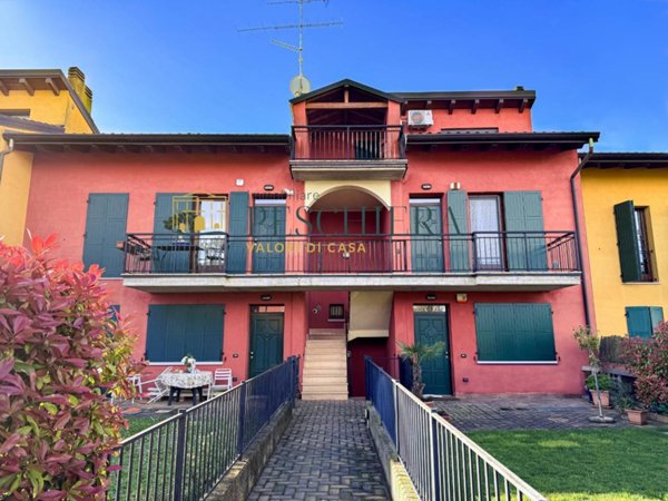 appartamento in vendita a Valeggio sul Mincio in zona Salionze