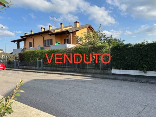 appartamento in vendita a Valeggio sul Mincio in zona Santa Lucia
