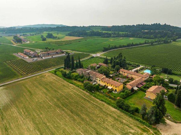 villa in vendita a Valeggio sul Mincio