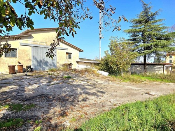 casa indipendente in vendita a Valeggio sul Mincio